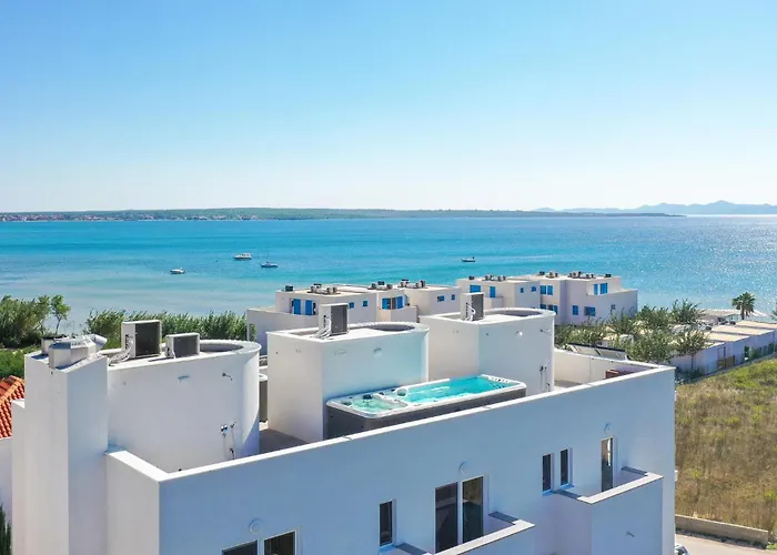 Ferienhaus Lovely In *